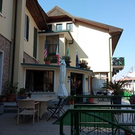Budget Hotel Vittoria & Ristorante Marzio ภายนอก รูปภาพ