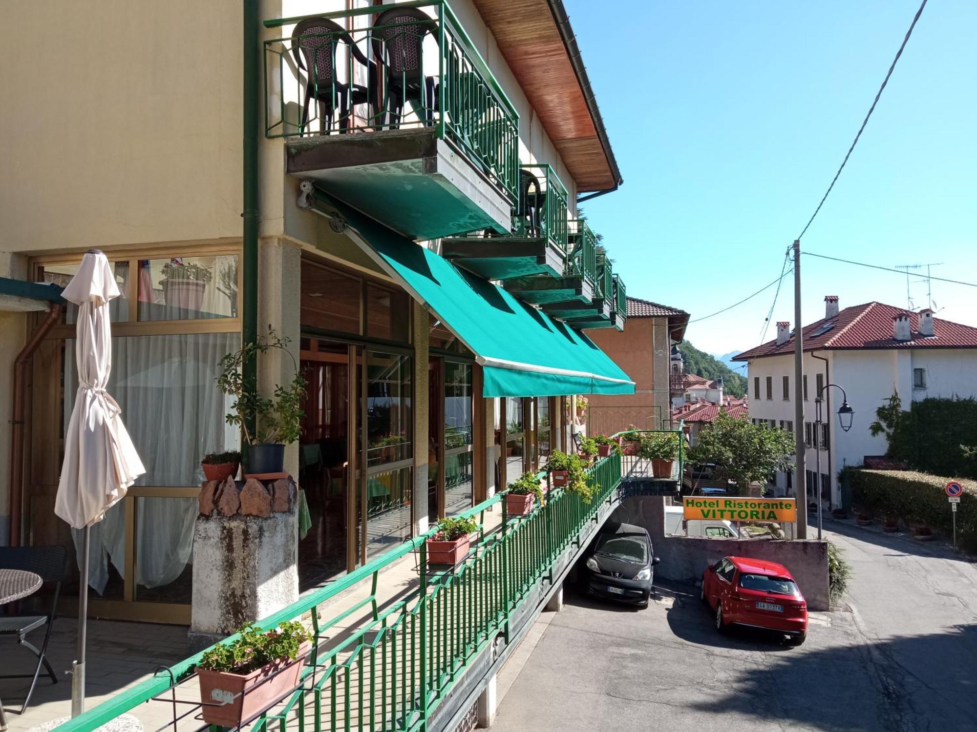 Budget Hotel Vittoria & Ristorante Marzio ภายนอก รูปภาพ