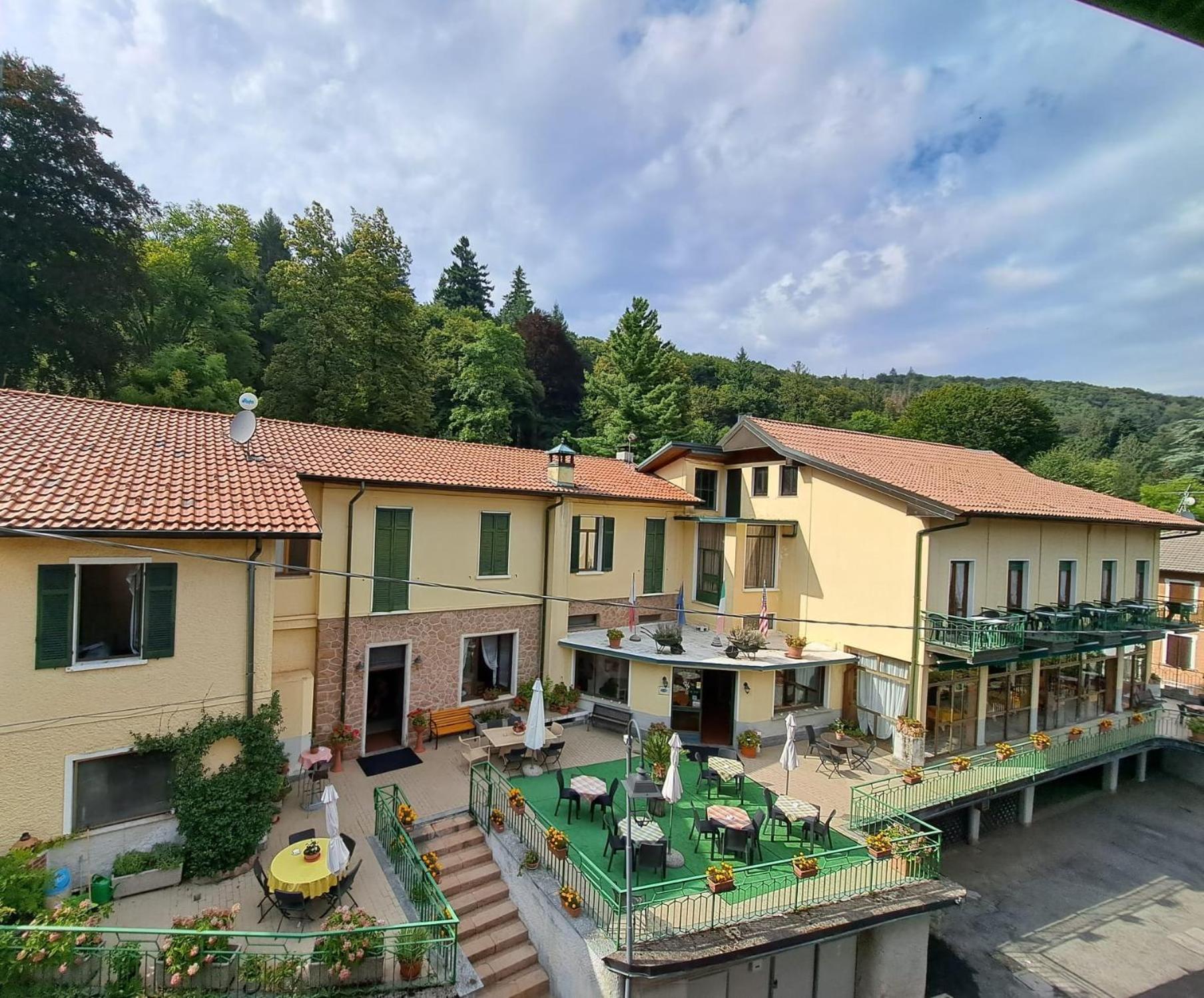 Budget Hotel Vittoria & Ristorante Marzio ภายนอก รูปภาพ