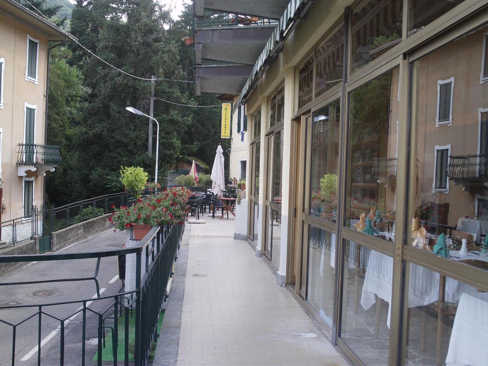Budget Hotel Vittoria & Ristorante Marzio ภายนอก รูปภาพ